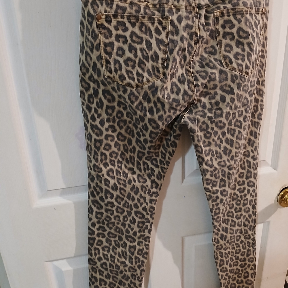 Judy blue size 15/32 skinny - Picture 2 of 3